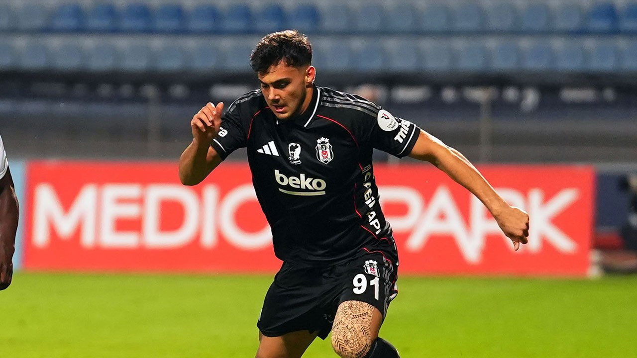 Beşiktaş'tan Mustafa Hekimoğlu için sakatlık açıklaması