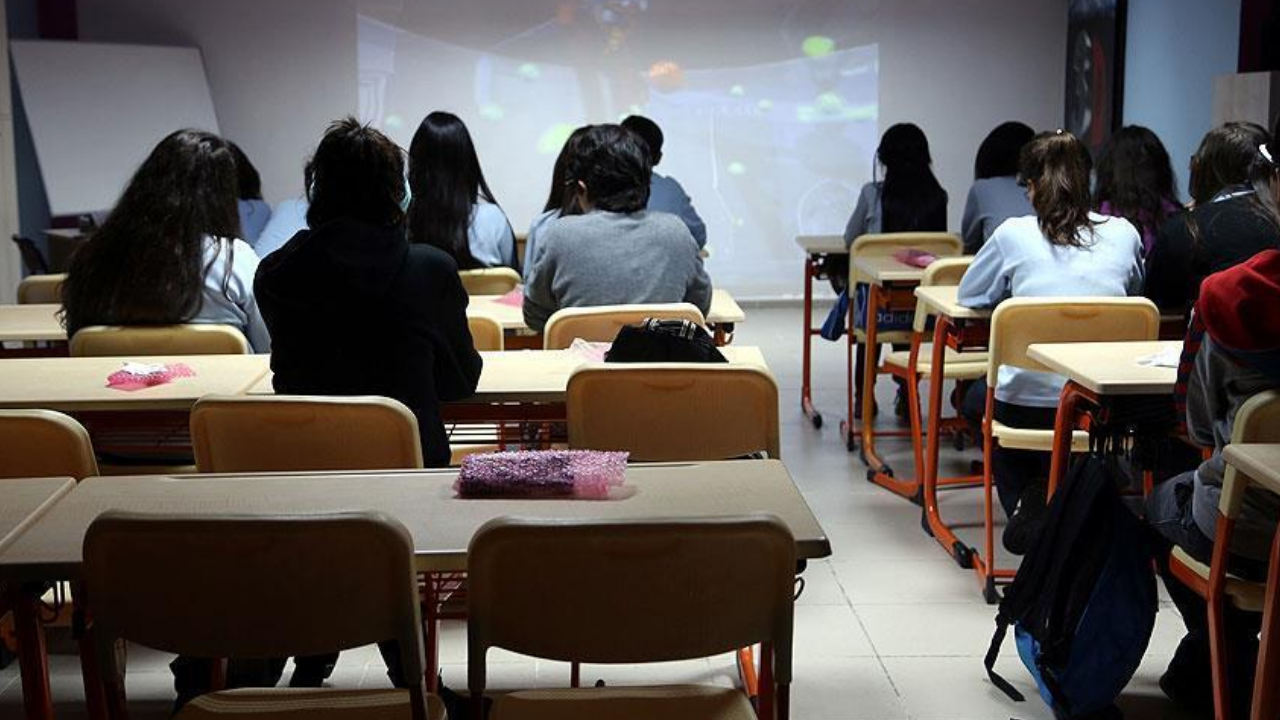 15 tatil ne zaman başlıyor? Sömestr (yarı yıl) hangi tarihte?