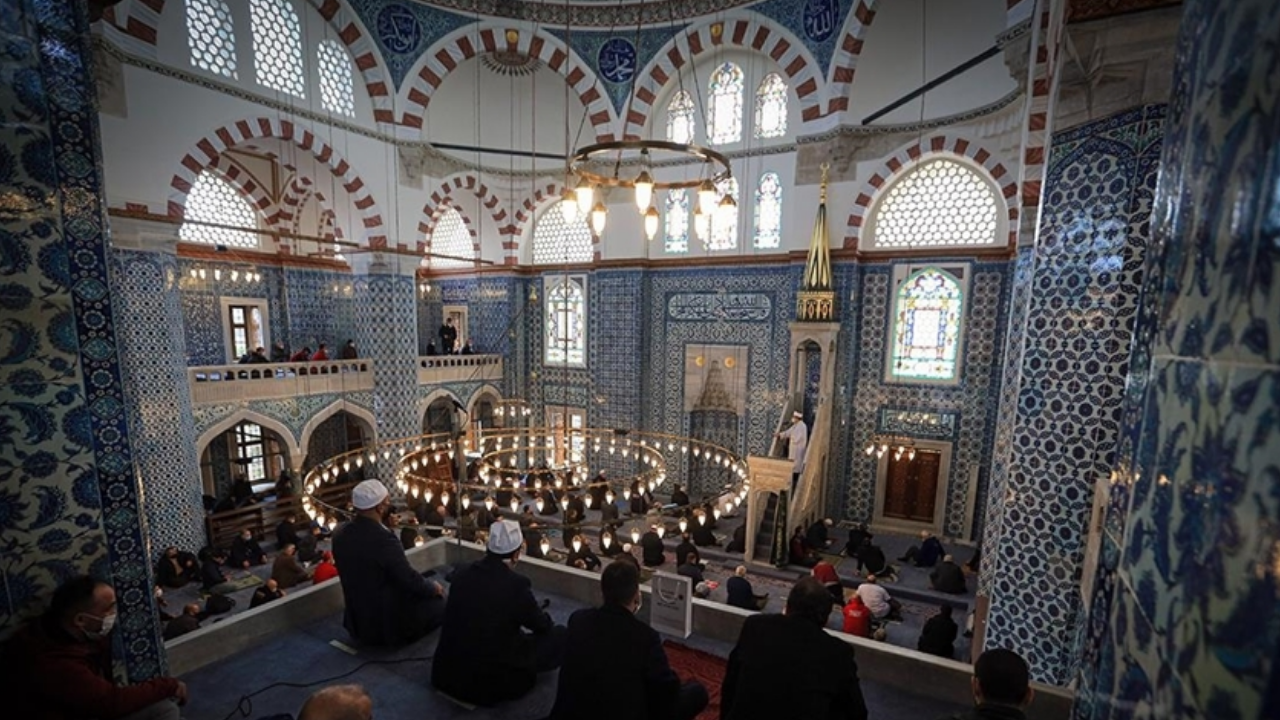 ÜÇ AYLAR TARİHİ: Regaib Kandili ne zaman? Üç aylar hangi tarihte başlıyor?