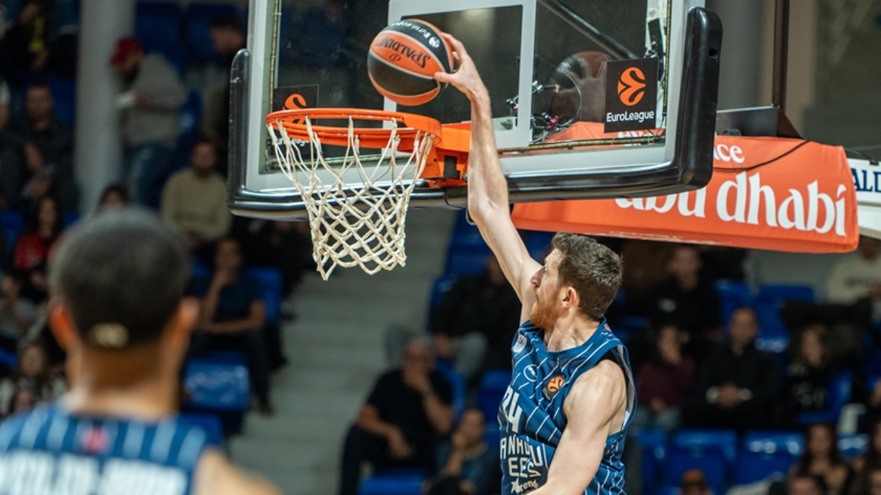 Anadolu Efes Barcelona maçı ne zaman, saat kaçta, hangi kanalda? Şifresiz mi?