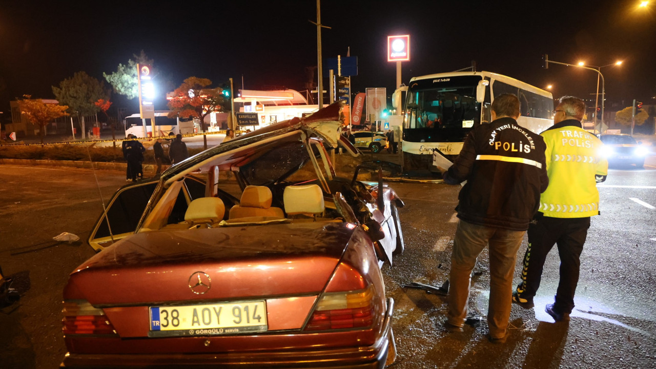 Nevşehir'de feci kaza! Turistleri taşıyan otobüsle çarpıştı