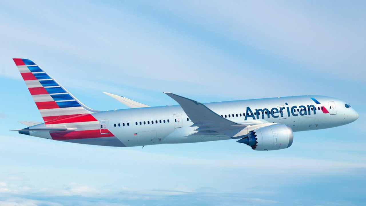 American Airlines uçağında koku paniği: 5 kişi hastanelik oldu