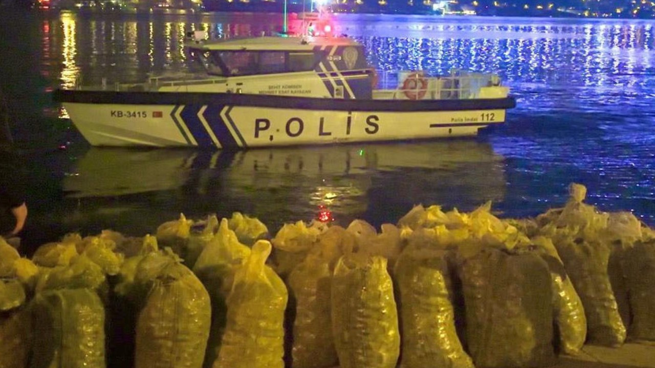 2.3 ton! Vatandaşa yedireceklerdi, yakalandılar