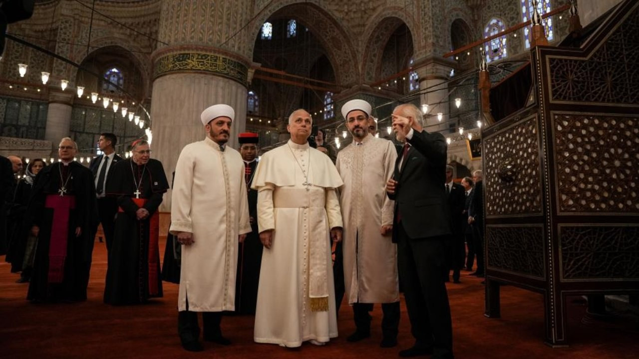 İstanbul'u gezen Papa 14. Leo, Sultanahmet Camisi'ne hayran kaldı!