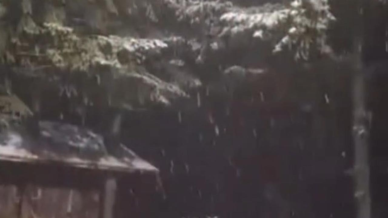 Kartepe'ye mevsimin ilk karı düştü