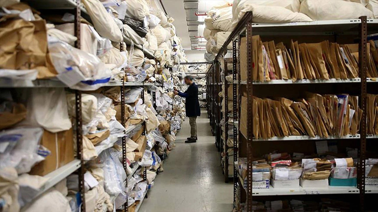 Adliyedeki soygunun detayları ortaya çıktı: İngiltere'ye kaçan zanlının son mesajı dikkat çekti