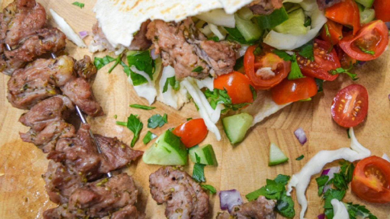 Atina’da 25 Euro'ya iki kişi üç öğün yemek