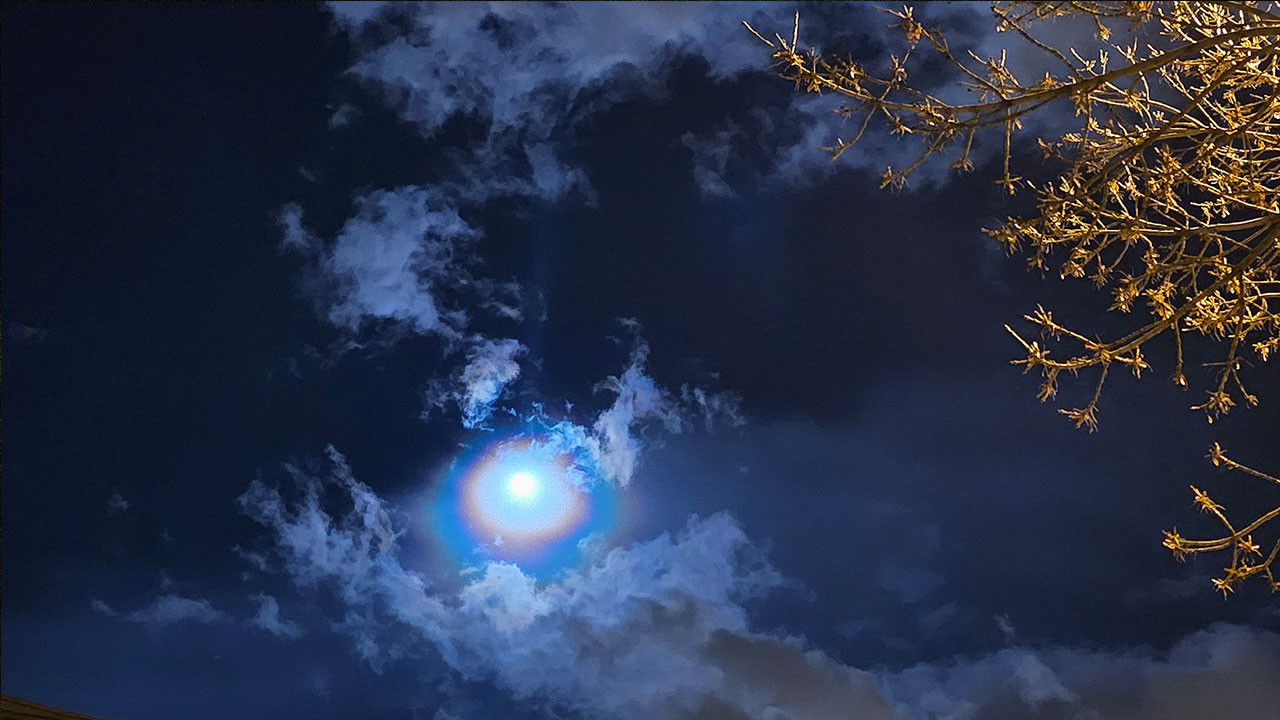 Gökyüzünde görsel şölen: Lunar Corona görüntülendi