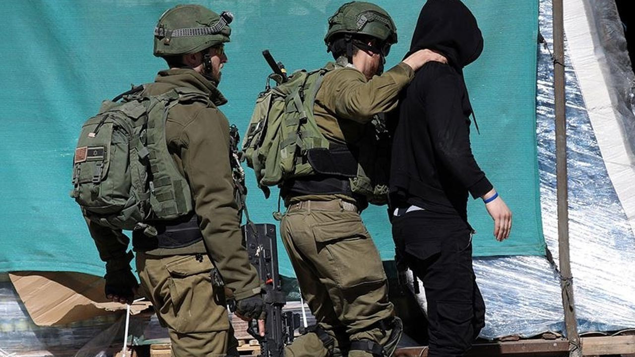 İsrail, alıkoyduğu 5 Filistinliyi aylar sonra serbest bıraktı