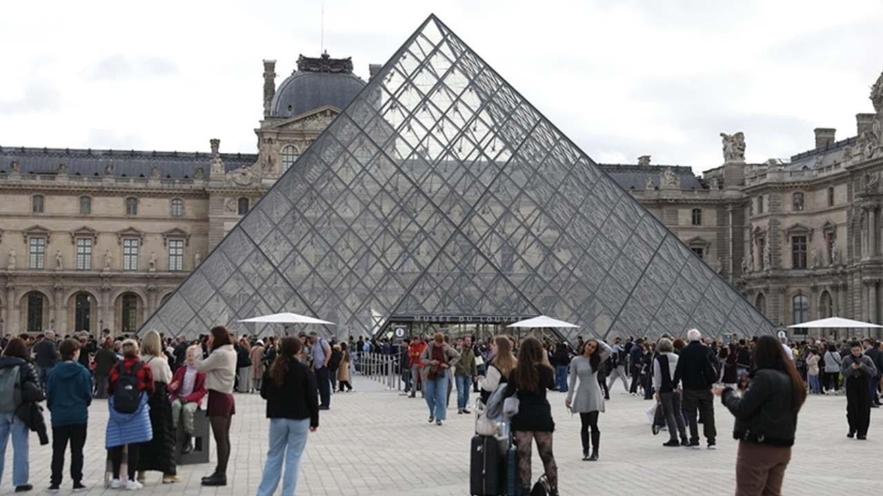Louvre Müzesi çalışanları isyan etti: Greve gidiyorlar