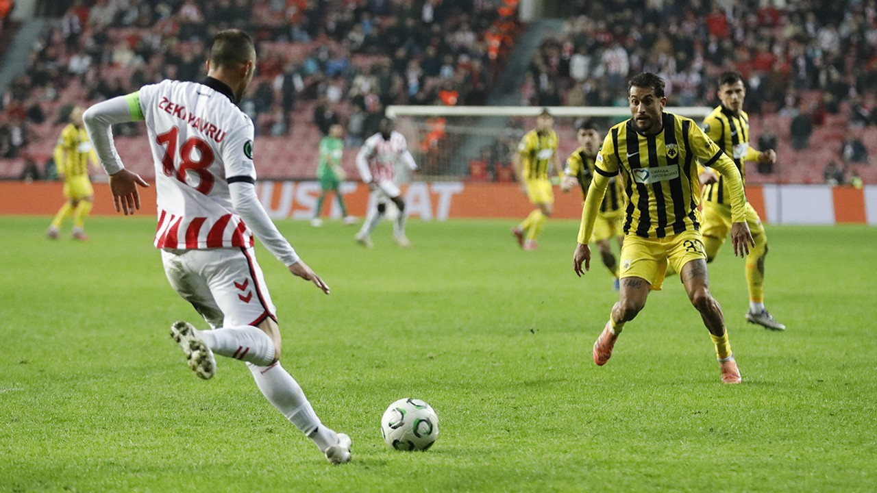 Samsunspor Yunan ekibi AEK'ya 2-1 mağlup oldu