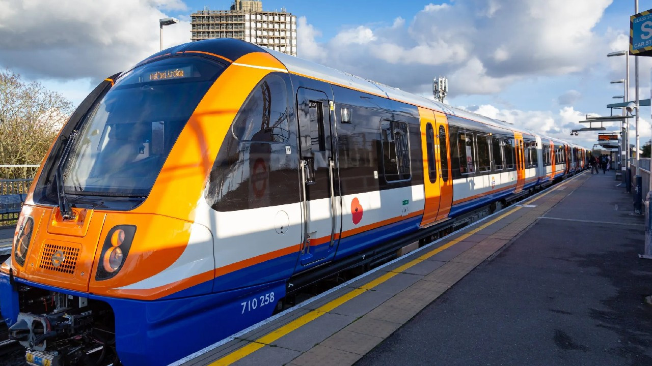 FirstGroup'tan 3 milyar sterlinlik anlaşma