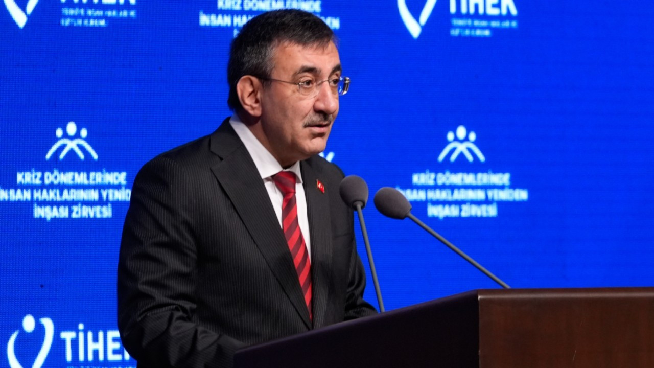 Cumhurbaşkanı Yardımcısı Cevdet Yılmaz’dan asgari ücret mesajı: Dengeyi gözeteceğiz!