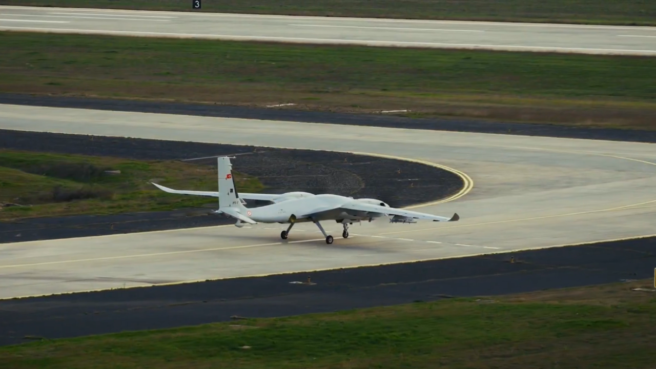 Milli mühimmatlar sahada: Bayraktar AKINCI'dan tam isabet