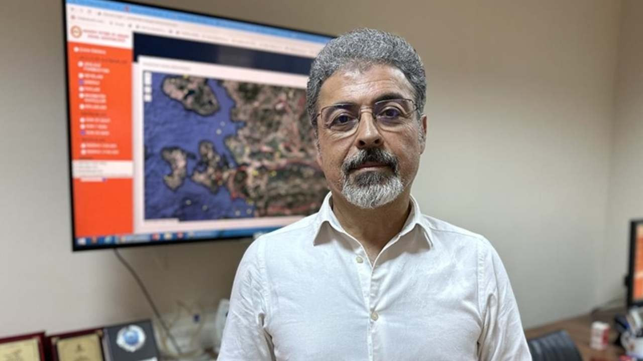 Hatay'daki 4,2 büyüklüğündeki deprem korkuttu! Prof. Dr. Sözbilir 'devam edecek' diye açıkladı