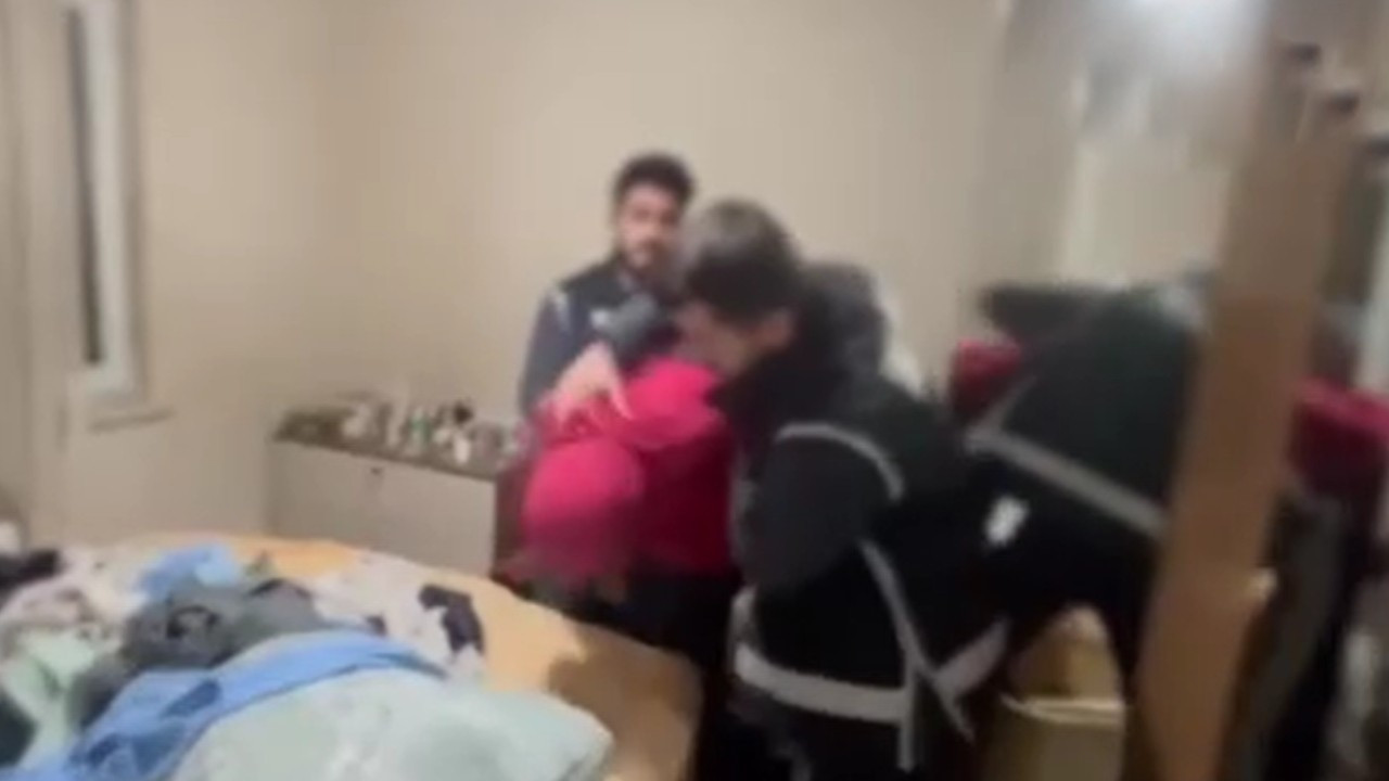 Hatay’da 40 yıl hapisle aranan firari gardıropta yakalandı