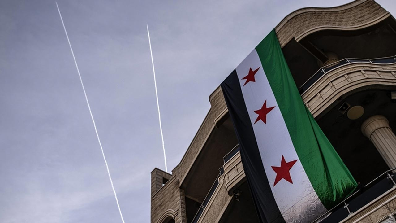 Suriye yönetimi, Esed rejimi döneminden 70 subayı serbest bıraktı