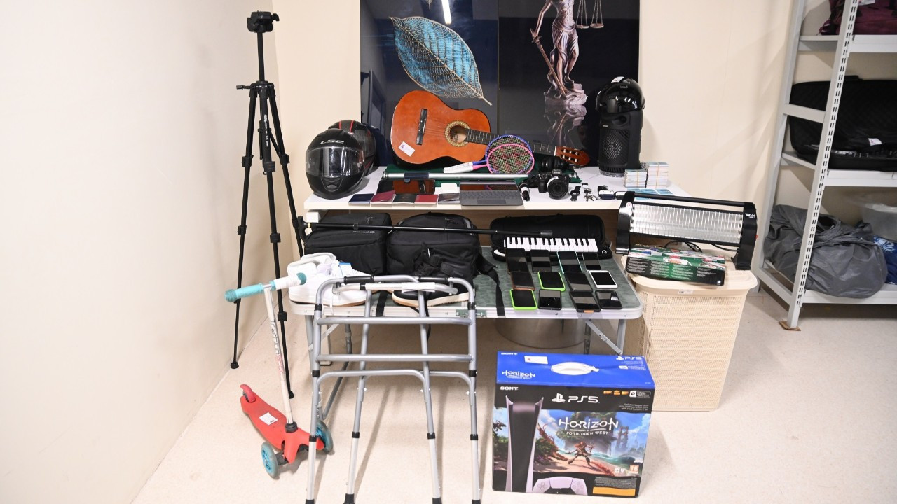 Darbukadan süpürgeye, Playstation'dan bisiklete... İstanbul'da metroda unutulanlar şaşırttı