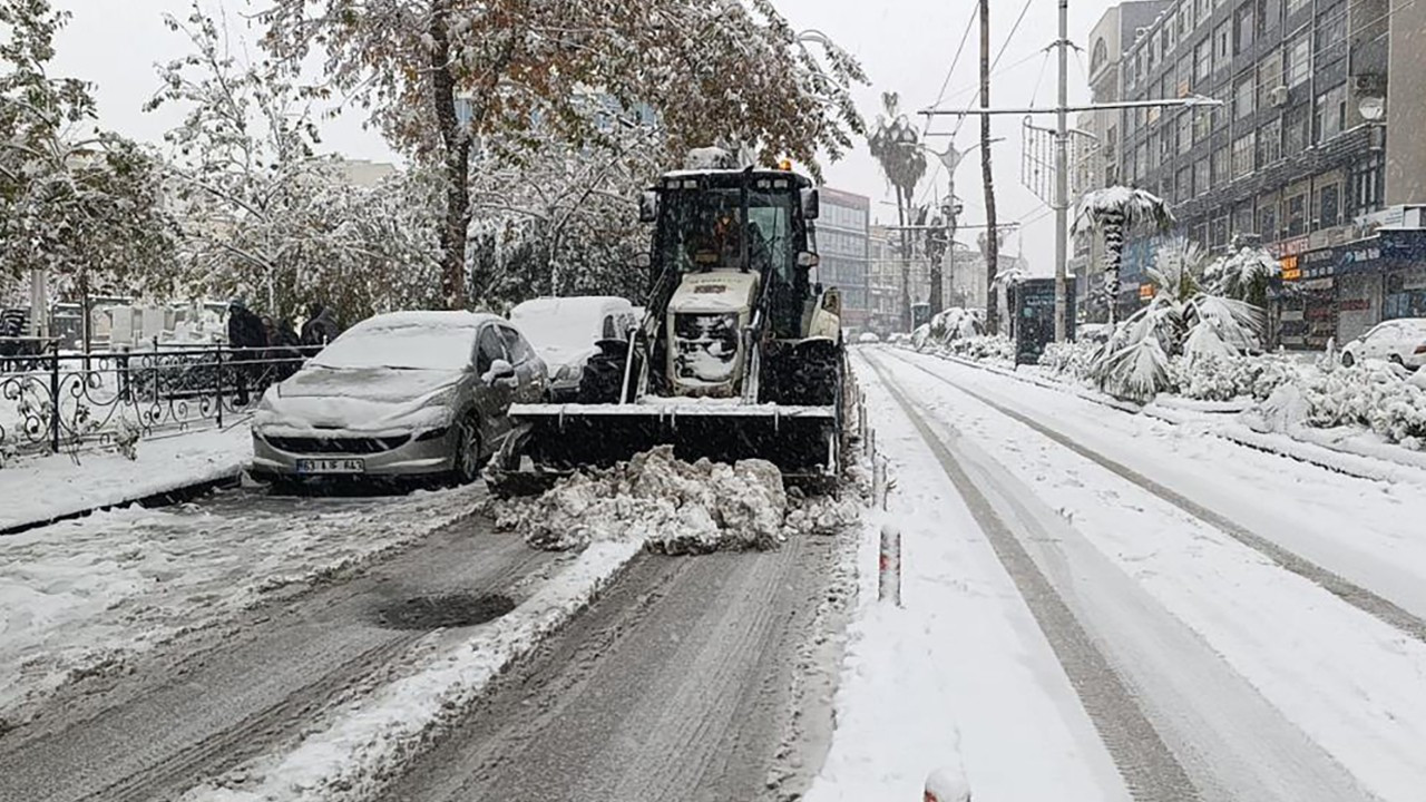 Şanlıurfa'ya son 58 yılın en yoğun karı yağdı
