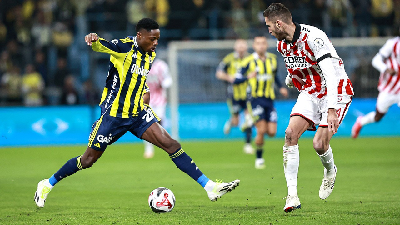 Süper Kupa yarı finalinde Fenerbahçe Samsunspor'u 2-0 yendi