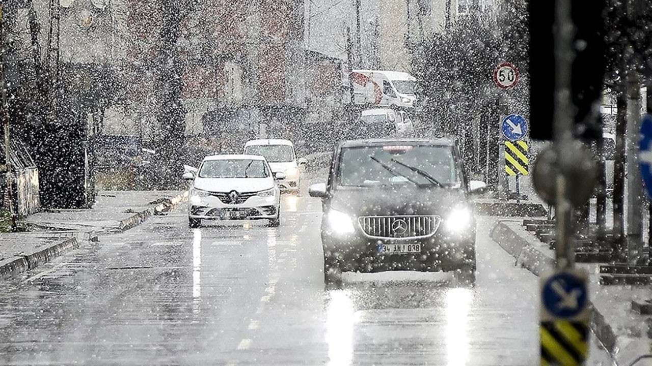 AKOM’dan İstanbul için kar uyarısı: Hava sıcaklığı 3 dereceye kadar düşecek