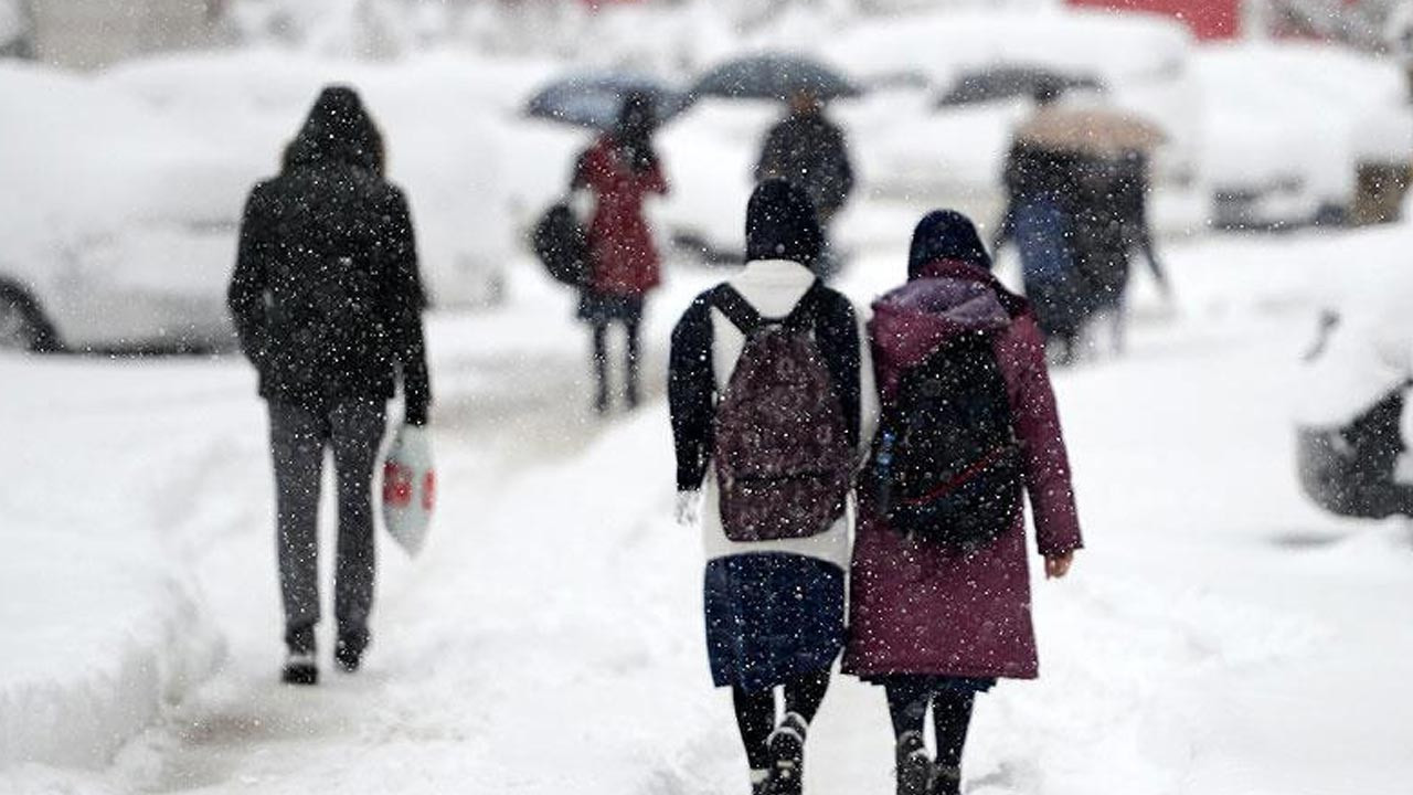 Sivas’ta eğitime kar engeli