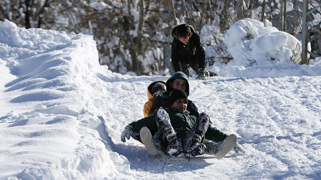 Elazığ'da eğitime kar engeli