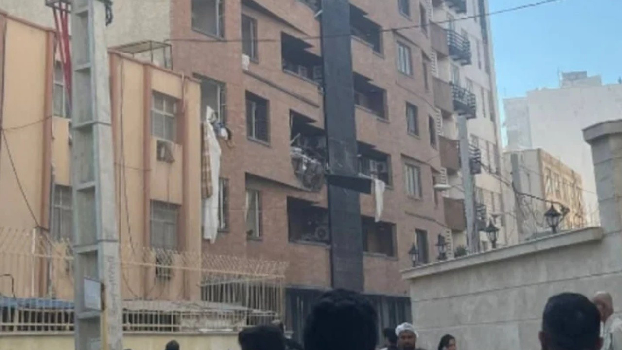 İran'ın Bender Abbas kentinde patlama meydana geldi