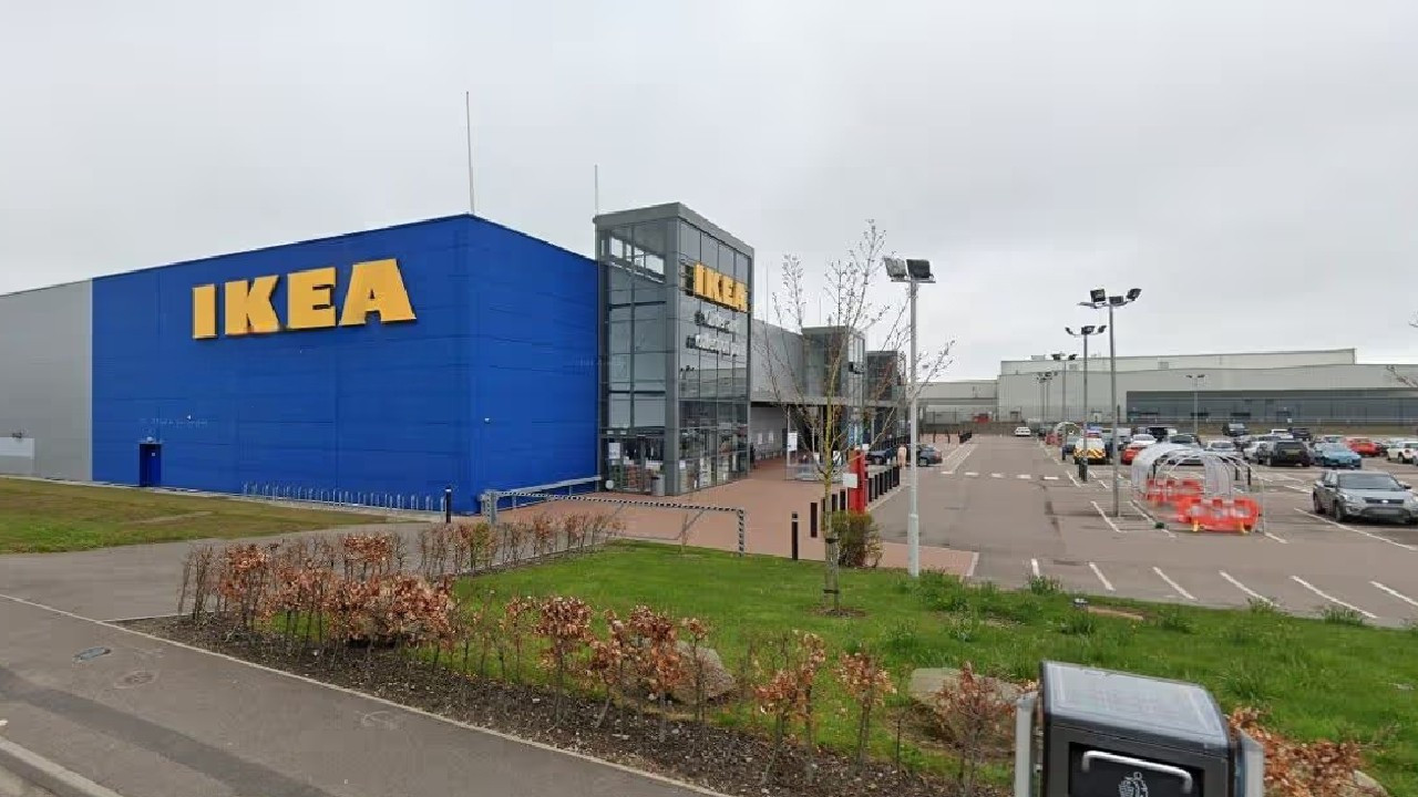 87 bin m2'lik mağazasını kapatan IKEA yüzde 50 indirime gitti