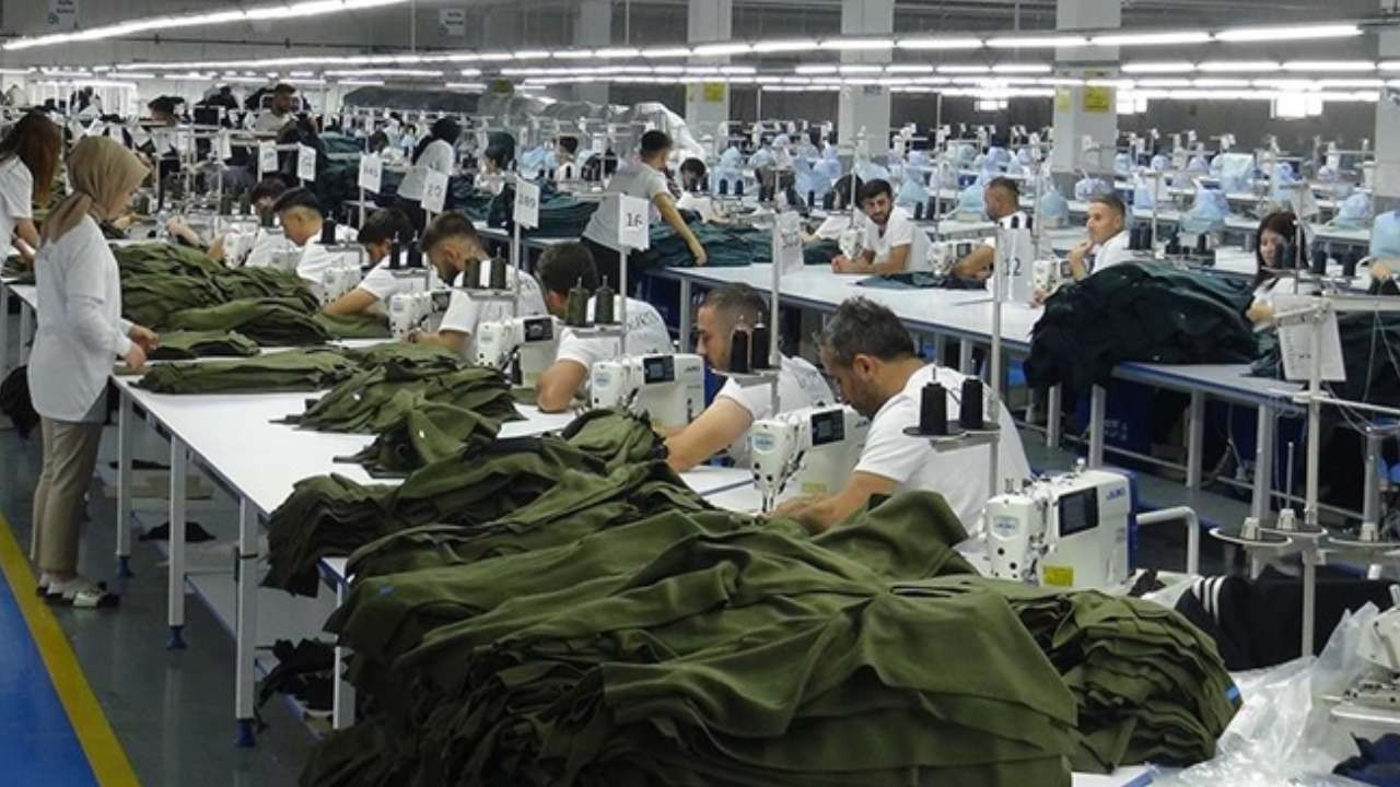 İmalatta bozulma 22'nci aya girdi, PMI 50'nin altında kaldı