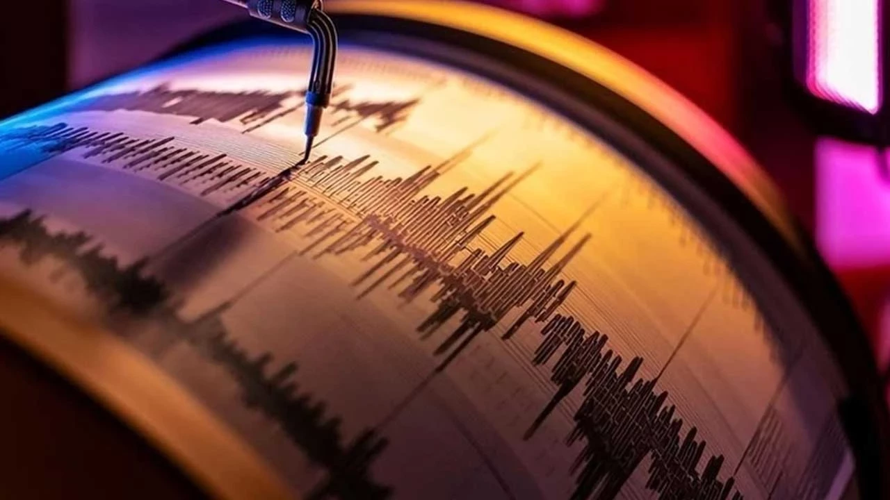 Erzincan'da 4,9 büyüklüğünde deprem: 6 Şubat'ın yıl dönümünde korkuttu