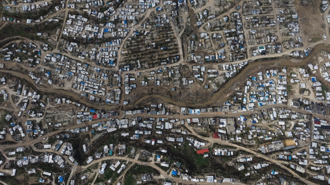 Şiddetli yağışlar nedeniyle İdlib'de 10 mülteci kampı sular altında kaldı