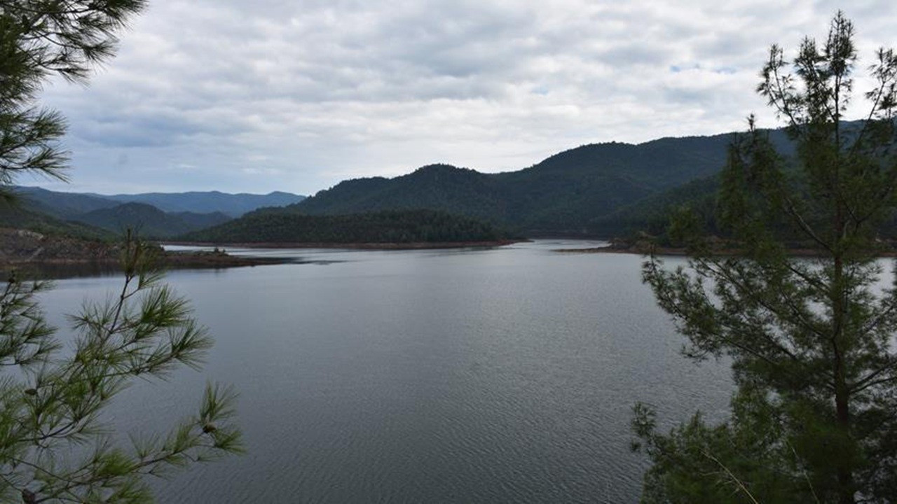 Yağışlar barajı taşırdı: Kontrollü tahliye başladı