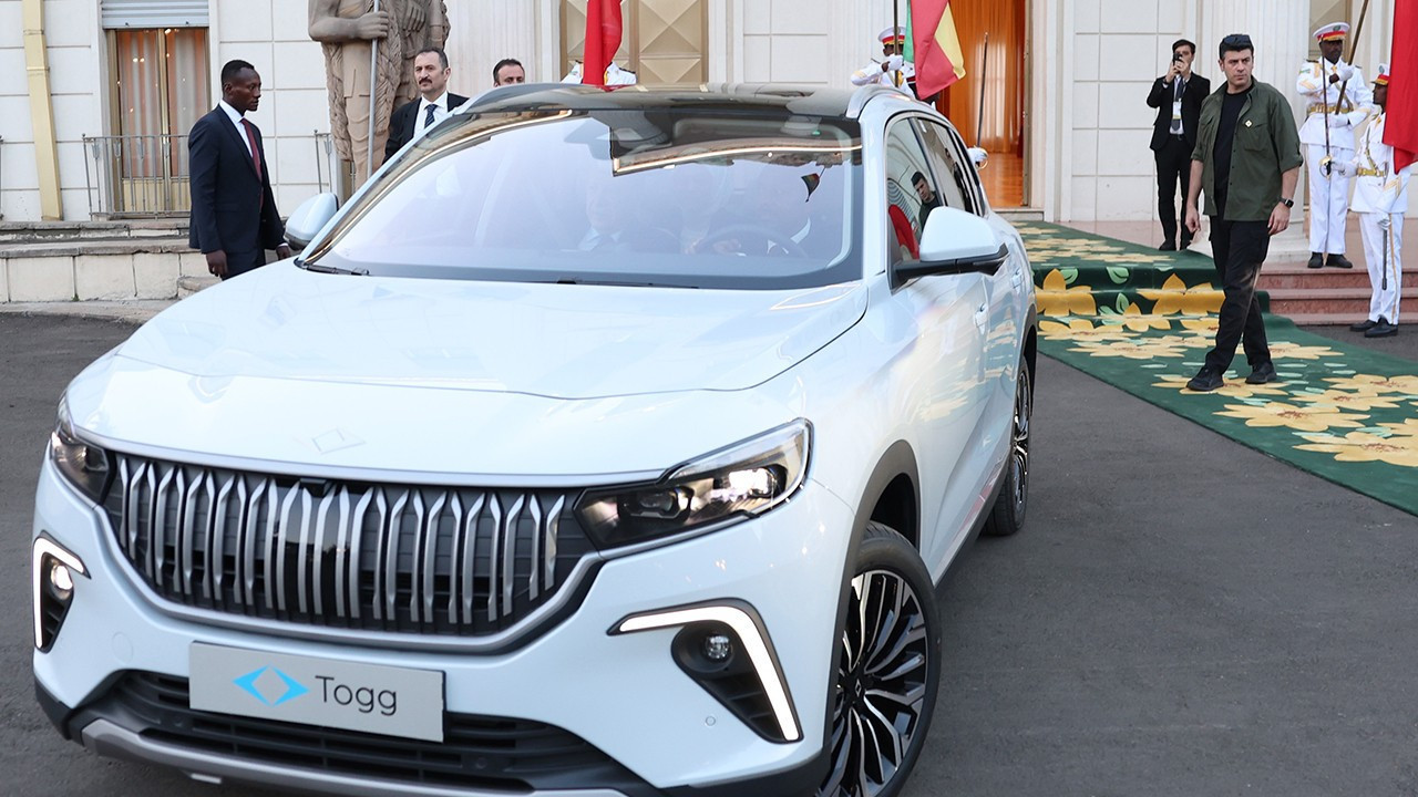 Cumhurbaşkanı Erdoğan, Etiyopya Başbakanı Ahmed'e Togg hediye etti