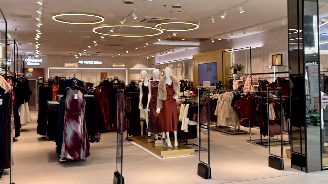 İflas eden moda zincirinde büyük tasfiye: 40 mağazada dev indirim başladı, online satış tamamen durdu