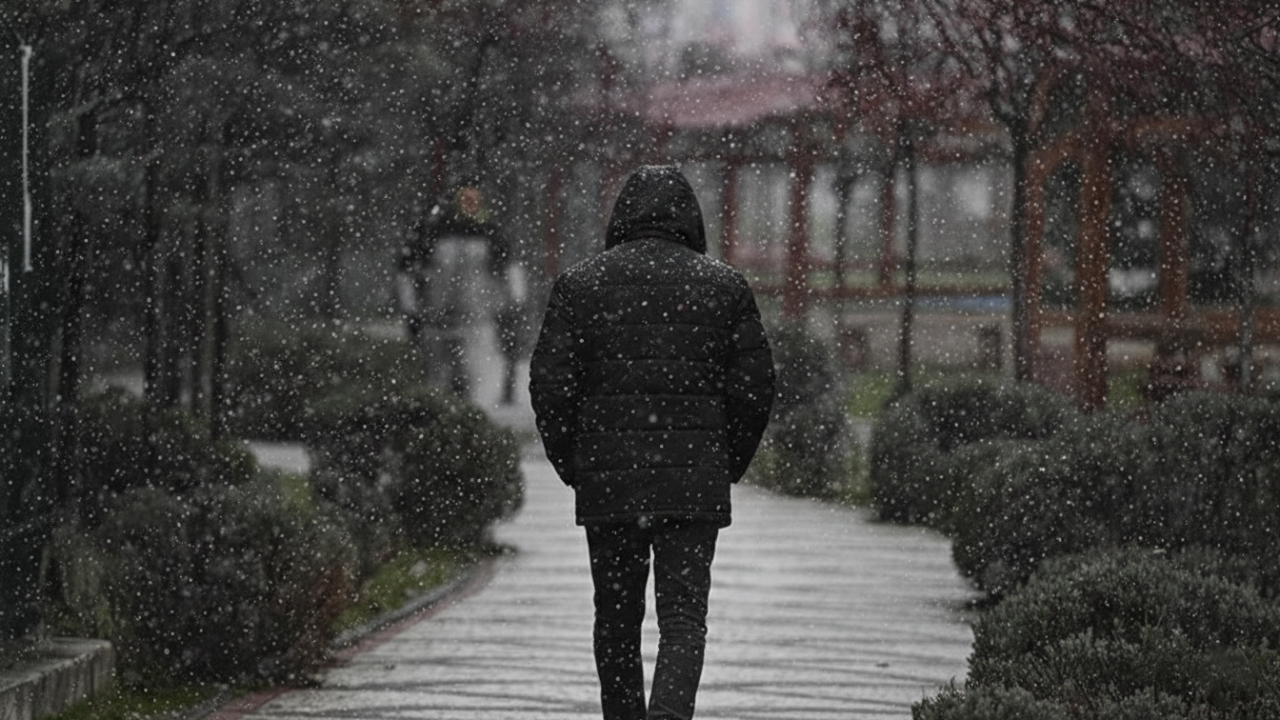 İstanbul'un bazı ilçelerinde kar yağıyor!