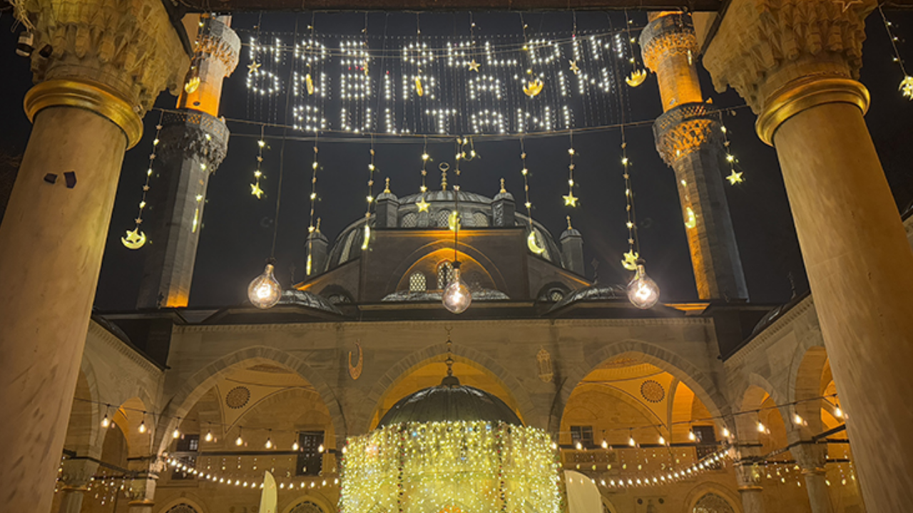 İZMİR İFTAR VAKTİ: İzmir'de oruç saat kaçta açılacak, iftar saat kaçta yapılacak? Akşam ezanı ne zaman okunuyor?