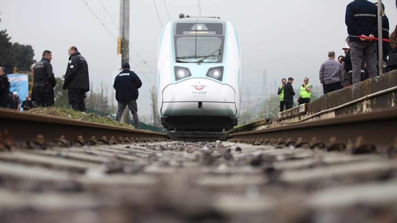 38 yeni demir yolu hattı geliyor! Bakan Uraloğlu il il açıkladı
