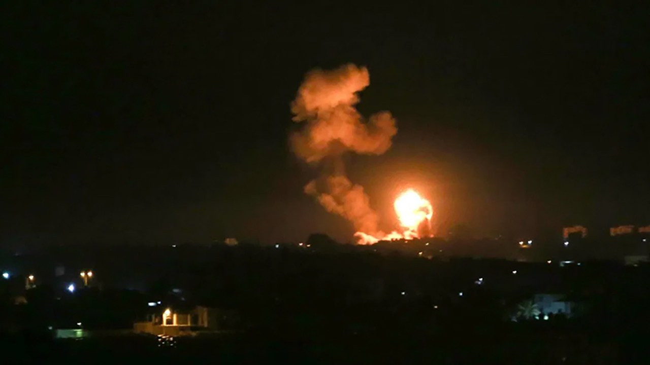 Tahran’da peş peşe patlama sesleri duyuldu