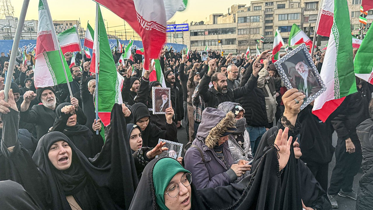 İran: Hamaney'in öldürülmesi cezasız kalmayacak