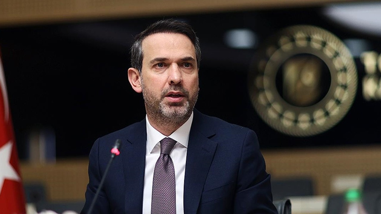 Bakan Bayraktar EBRD Başkanı Renaud-Basso ile görüştü