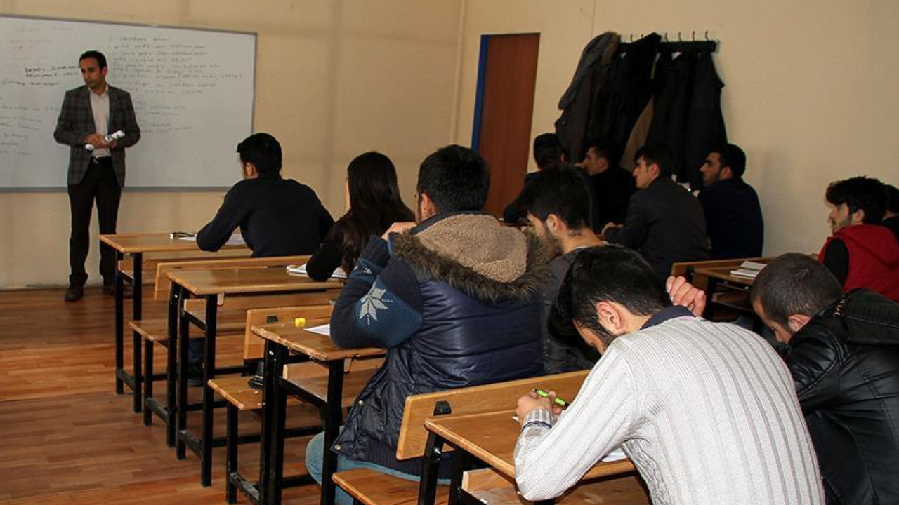 AÖL soruları açıklandı mı? AÖL soru ve cevap anahtarı ne zaman, hangi gün yayımlanacak?