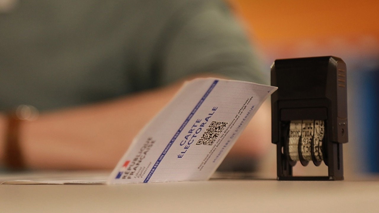 Fransa'da yerel seçimlerin ilk turu sona erdi