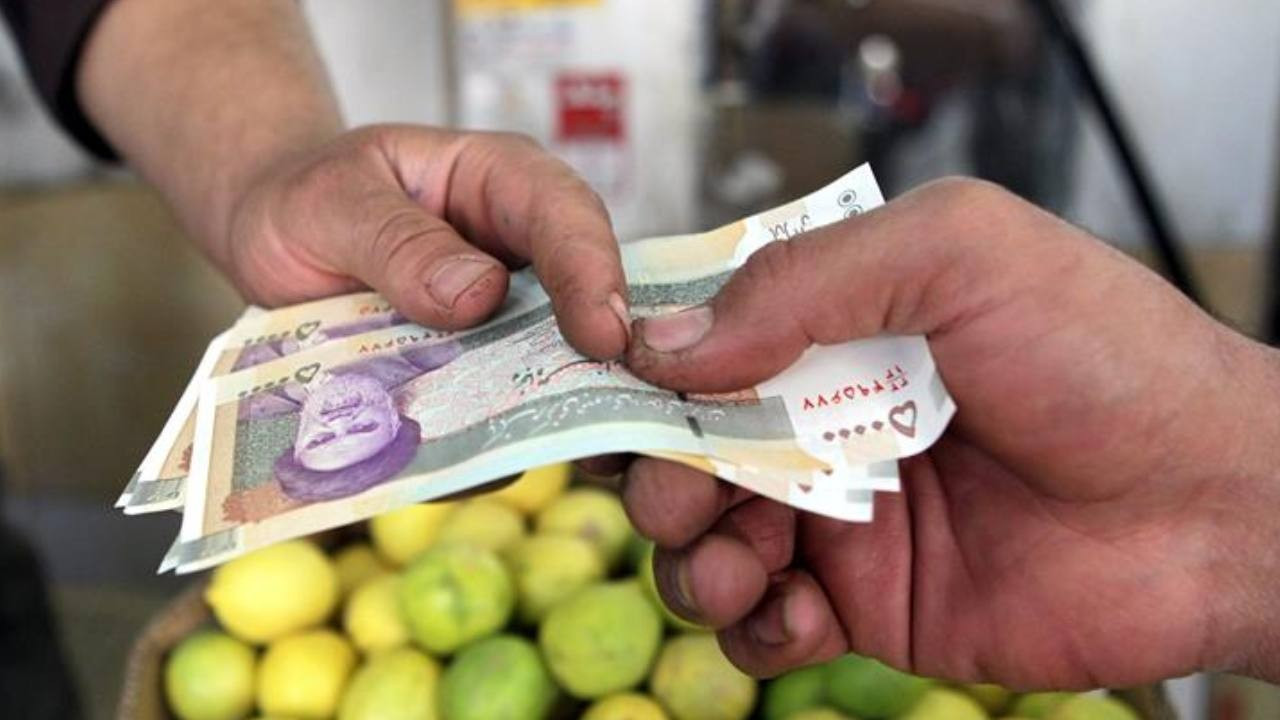 Savaştaki İran'dan asgari ücrete yüzde 60 zam