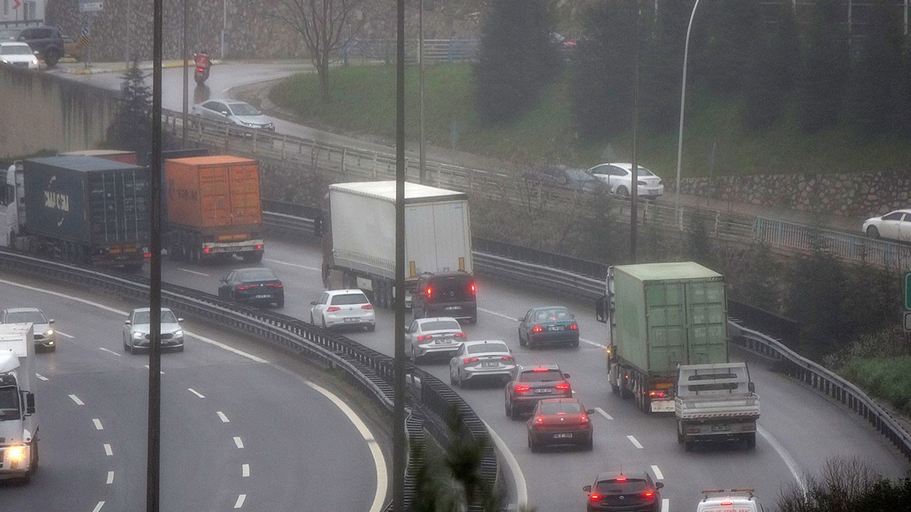 TEM'de bayram yoğunluğu başladı: Trafik akıcı seyrediyor