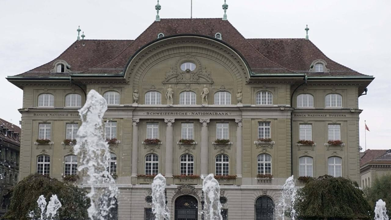 İsviçre Merkez Bankası politika faizini sabit tuttu