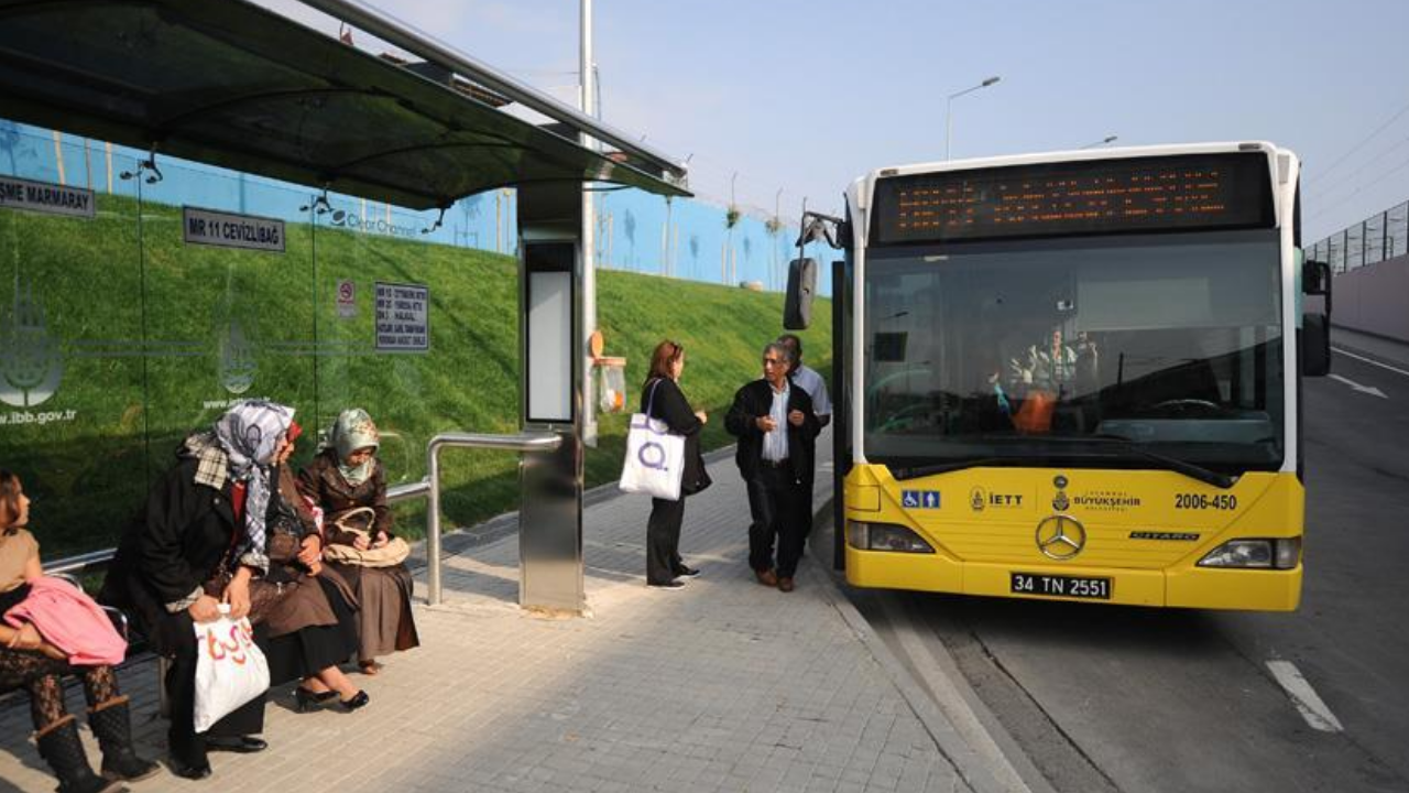 Bugün toplu taşıma ücretsiz mi? Bayramda otobüs, metro, metrobüs, tramvay, Marmaray bedava mı?