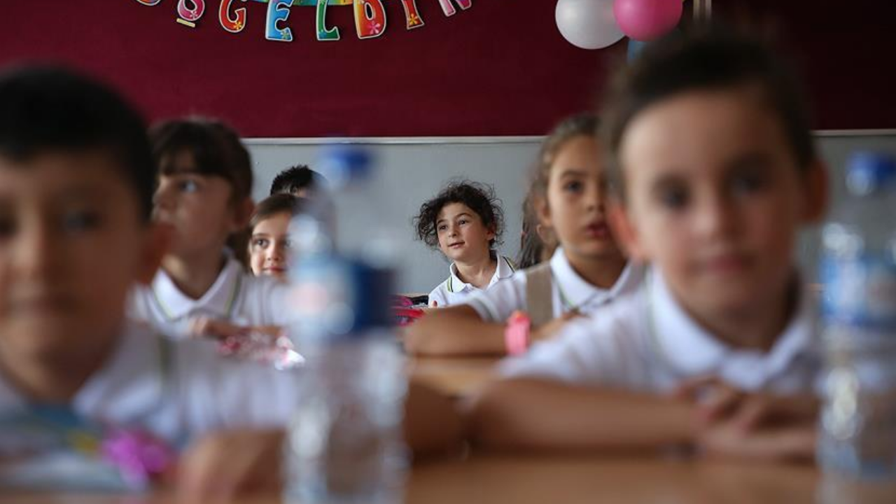 Pazartesi okul var mı, ara tatil uzatıldı mı?