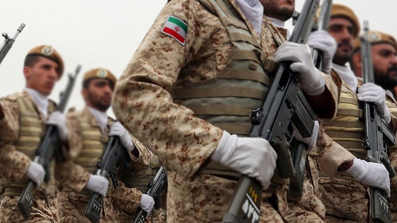 İran, 12 yaş üstü gönüllüleri desteğe çağırdı