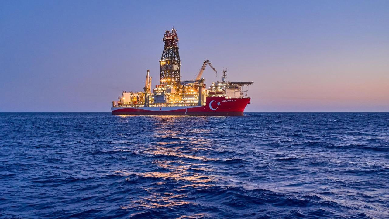 Abdülhamid Han, Karadeniz'de yılın ilk keşif sondajına başladı